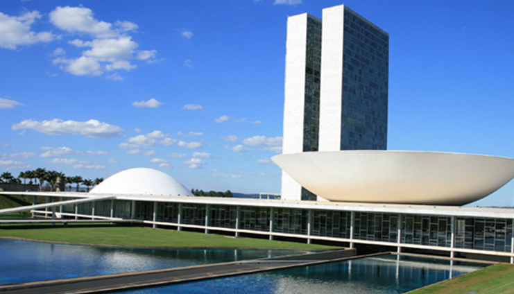 Governo determina reforço de tropas federais para proteger Esplanada